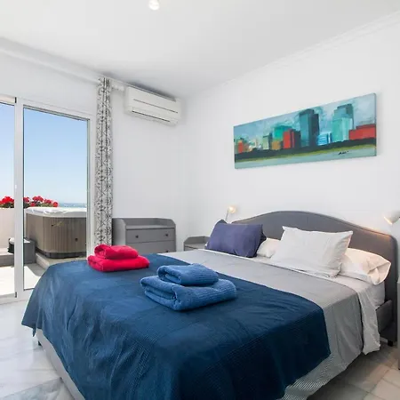 Apartment Superb Large On The Marbella