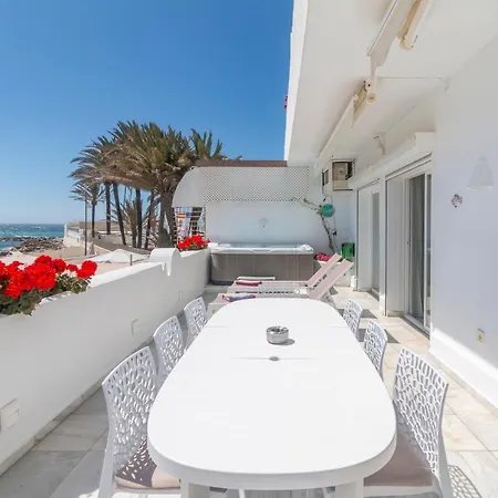 Apartment Superb Large On The Marbella