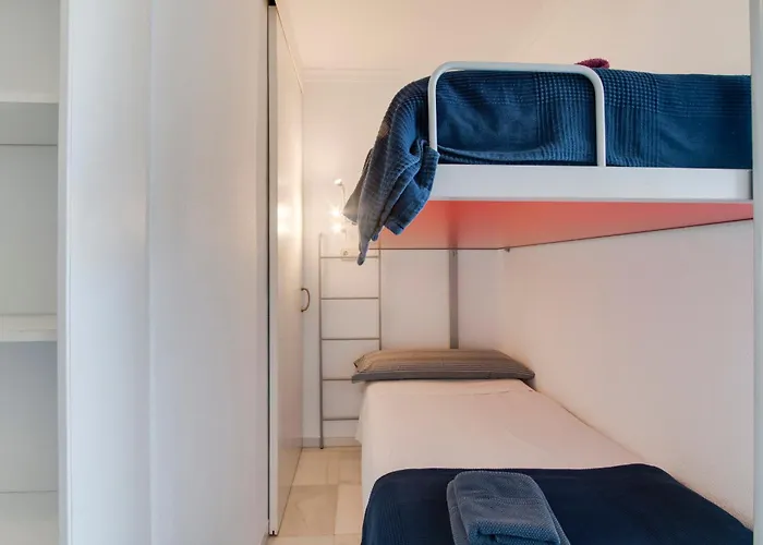 Superb Large On The アパート